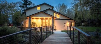 Elegant 4400sf Villa w/ Lk. & Mt. view | Sammamish