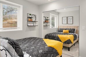 1 bedroom, desk, WiFi, bed sheets
