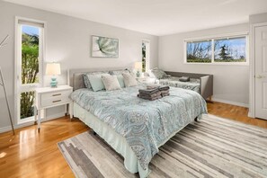 4 bedrooms, iron/ironing board, travel cot, WiFi - Family Retreat w Lake & Mt & City View, Gym, MI (Mercer Island)