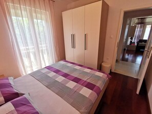 2 bedrooms, iron/ironing board, WiFi, bed sheets - Villa Sara 1 nur 30m von Meer (Dramalj)