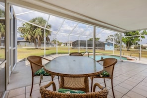 Outdoor dining