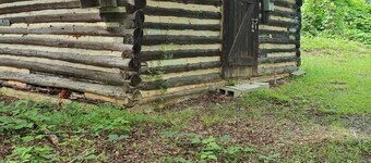 Lake Lure Mountain Bungalow - Pet Friendly.  Cozy home with fenced in yard!