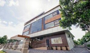 Exterior - Treebo Amigos Residency Cochin Airport Hotel (Aluva)