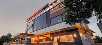 Treebo Amigos Residency Cochin Airport Hotel