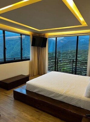 5 habitaciones, tabla de planchar con plancha, wifi y ropa de cama 