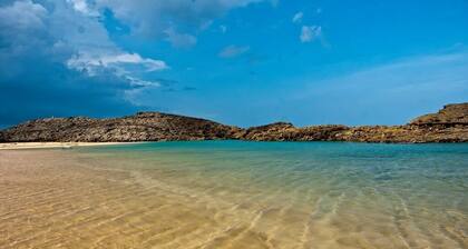 Exquisite 1-bedroom Beach Apt - Mare Blu 2nd floor