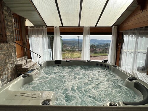 Gîte Domaine Bayard with swimming pool or wellness area (spa and sauna)