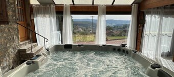 Gîte Domaine Bayard with swimming pool or wellness area (spa and sauna)