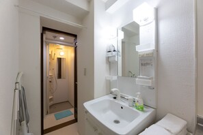 City Apartment | Bathroom