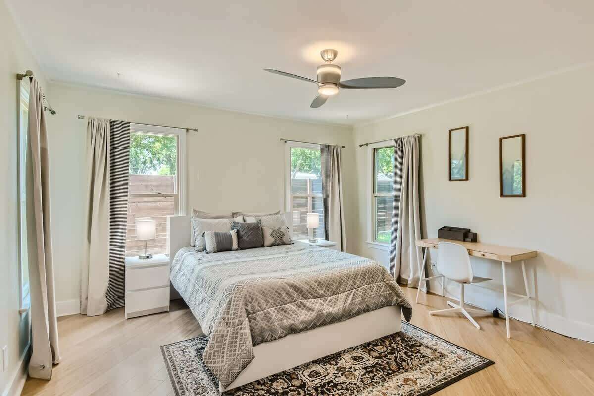 2 habitaciones, tabla de planchar con plancha, wifi y ropa de cama 