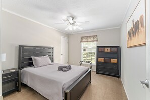 3 Schlafzimmer, Schreibtisch, Reisekinderbett, kostenloses WLAN