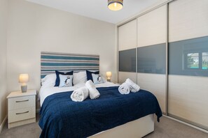 3 bedrooms, iron/ironing board, travel cot, free WiFi - The Hygge - Modern Cottage, Central Location (Saundersfoot)