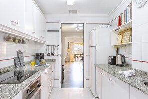 Frigorifero, microonde, forno, lavastoviglie