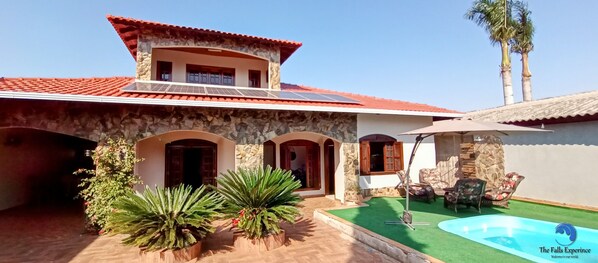 Front of property - Casa com Piscina e Churrasqueira (Foz do Iguaçu)