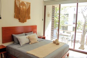 Superior Studio, 1 Bedroom, Balcony, City View | Bathroom | Shower, rainfall showerhead, hair dryer, towels - Gama 09 Apartments (Tulum)
