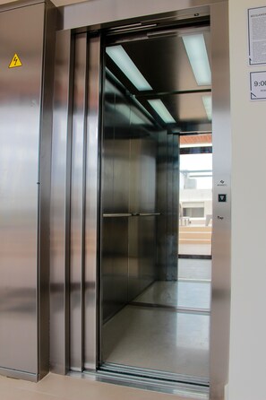 Quầy tiếp tân