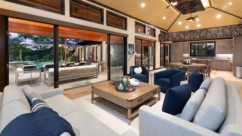 Luxury Nohea Home w/ Pool & private 2 BR Ohana
Access to Mauna Lani Sports Club!