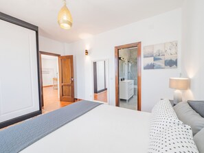 4 bedrooms, in-room safe, iron/ironing board, free WiFi