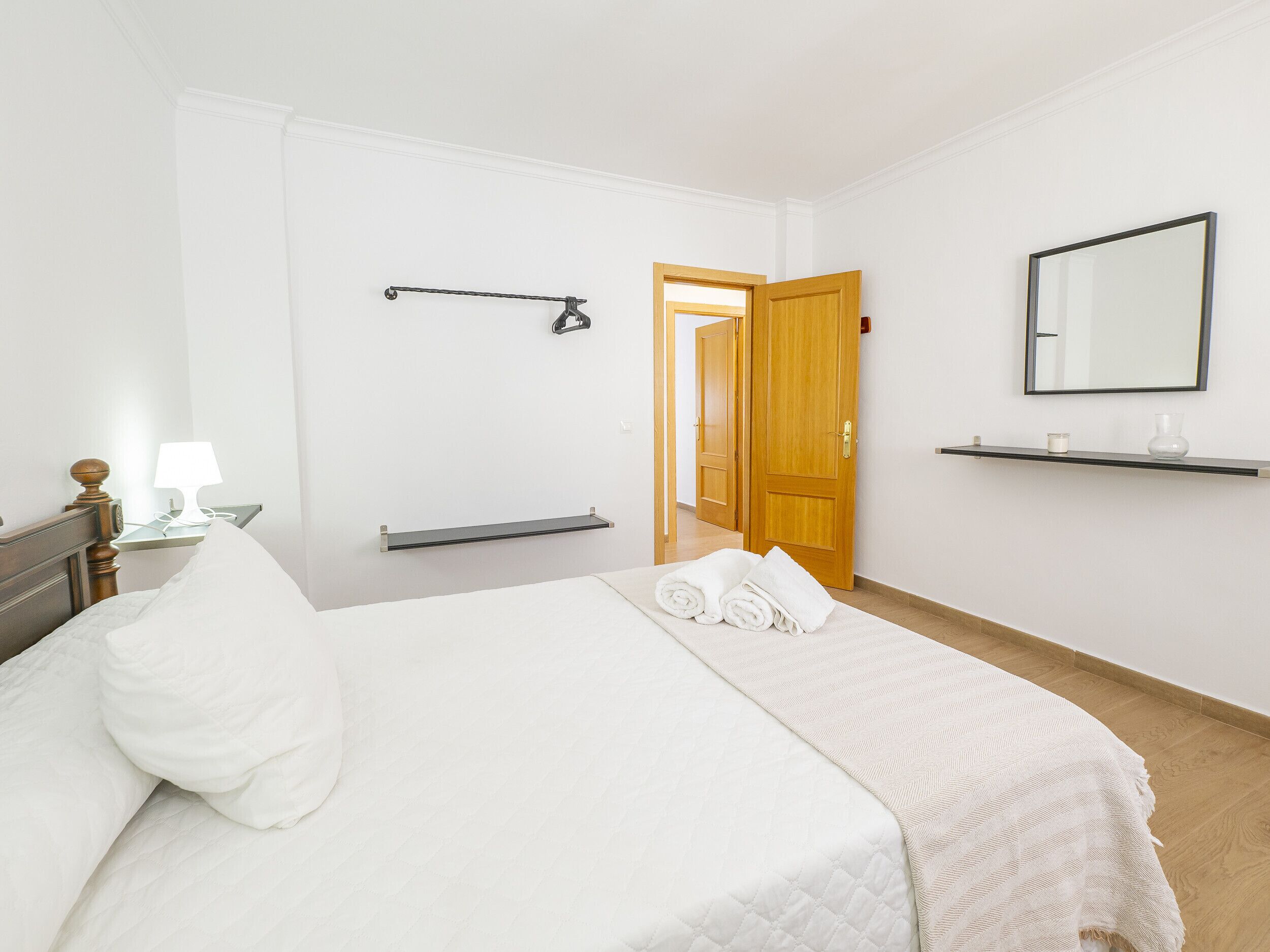 3 chambres, fer et planche à repasser, Wi-Fi gratuit, draps fournis