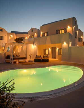 Body treatments, body scrubs, facials, manicures and pedicures, massages - Este Luxury Suites (Santorini)