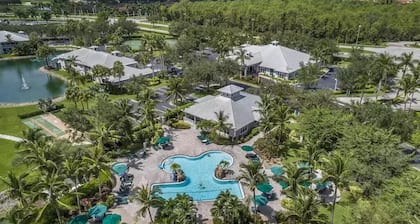 Luxury GreenLinks Condo: Top Rated Golf, Resort Pool,LakeView - close to beaches