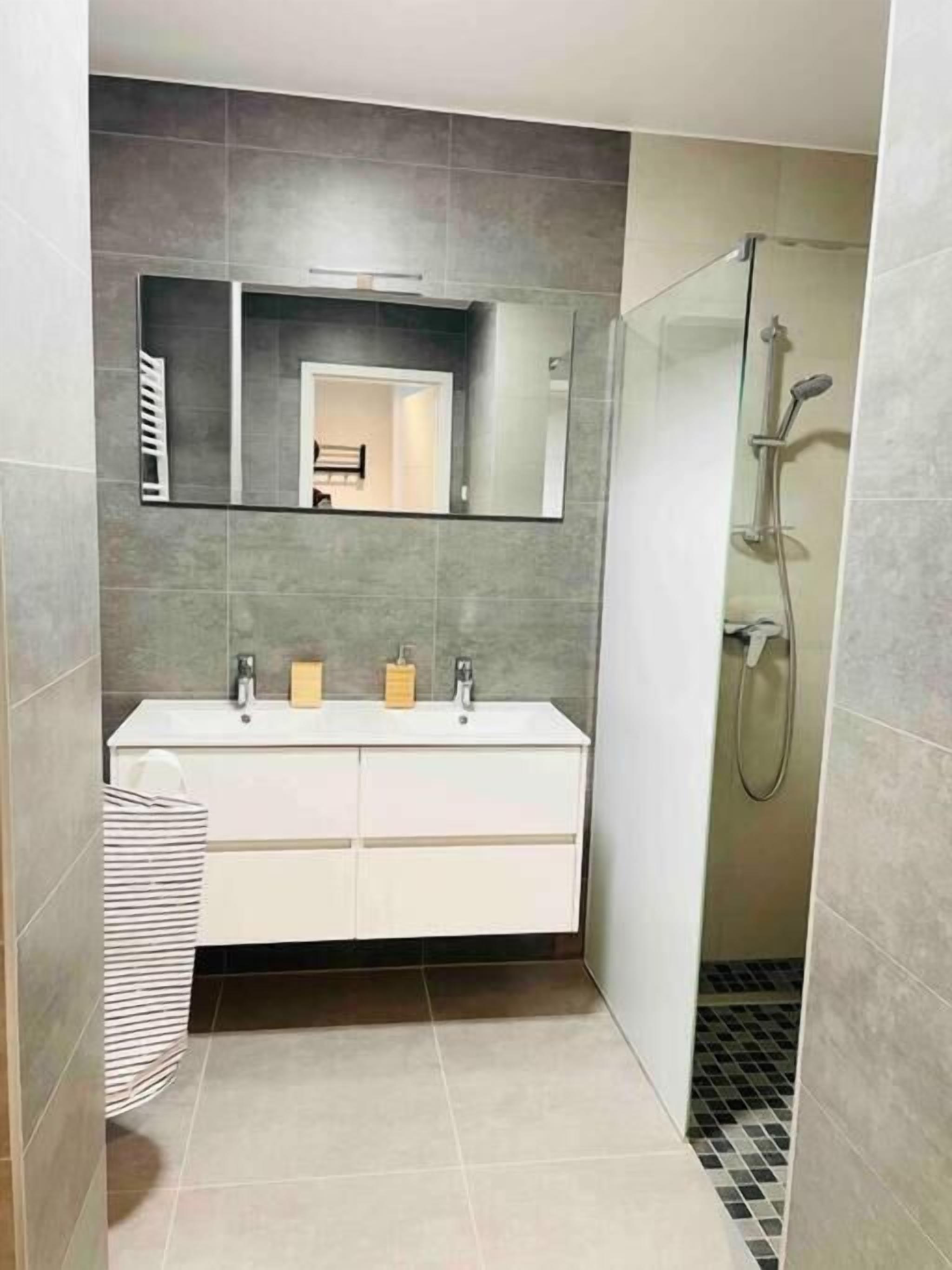 Hair dryer, towels