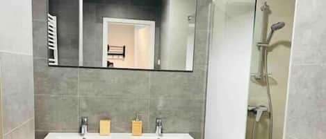 Hair dryer, towels