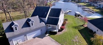 Incredible lakefront villa with docking,  largest guest capacity on lake.
