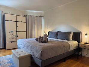 2 soverom, skrivebord, strykejern/-brett og wi-fi (inkludert)