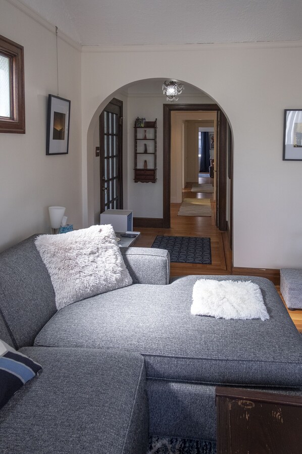 Smart-TV, Videospiele, Bücher, Musikbibliothek