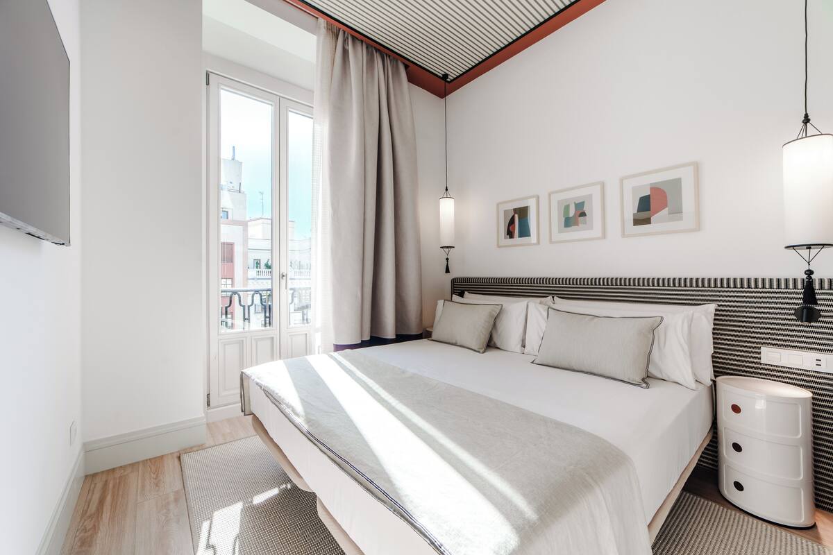 Deluxe Süit | Minibar, odada kasa, güneşlik/perde, ses yalıtımı