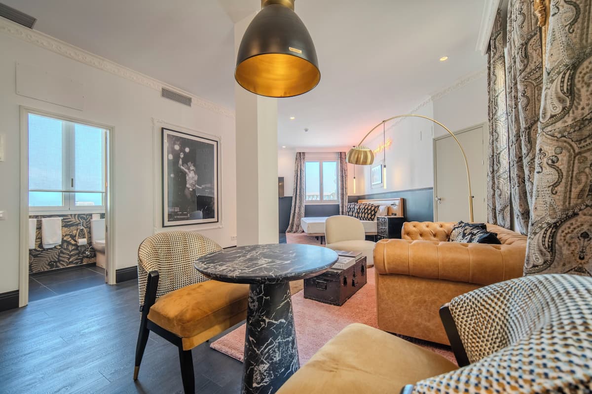 Stüdyo | Minibar, odada kasa, güneşlik/perde, ses yalıtımı