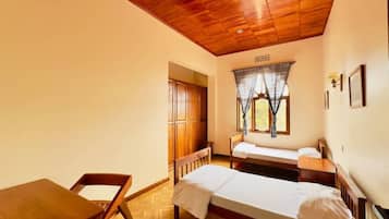 Habitación estándar con 2 camas individuales | Sábanas de algodón egipcio, ropa de cama de alta calidad y edredón
