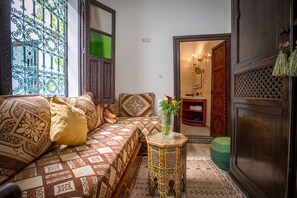 In-room safe, individually decorated, individually furnished - Riad Ben Tachfine (Marrakech)