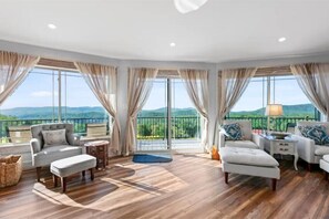 Smart-TV, peis og bøker