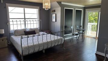 5 bedrooms, free WiFi, bed sheets