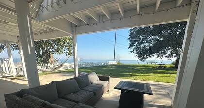 Amazing sunsets! 6 person hot tub & private 270’ lighted fishing pier!