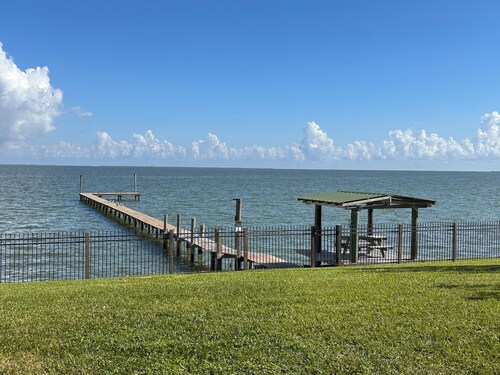 Amazing sunsets!  6 person hot tub & private 270’ lighted fishing pier!