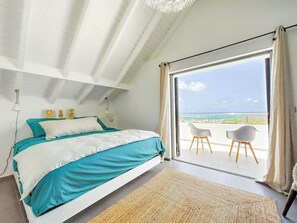 3 bedrooms, desk, iron/ironing board, travel crib