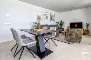 Interior - ViVi Homes pool, Cameron apartment (Fuengirola)