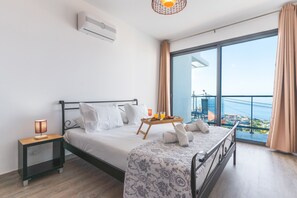 2 bedrooms, iron/ironing board, travel crib, free WiFi