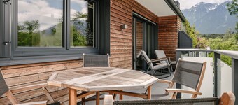 Sunny top floor apartment in a top location