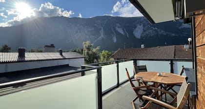 Sunny top floor apartment in a top location