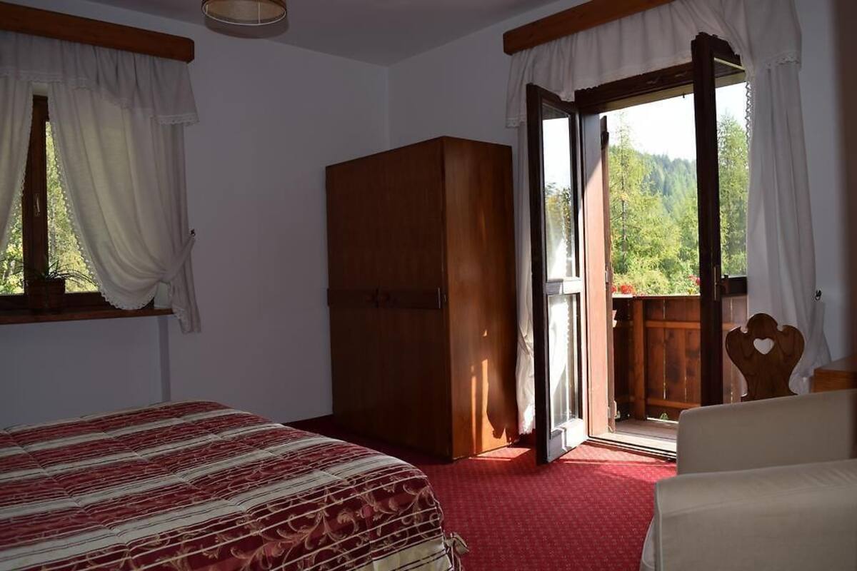 In-room safe, desk, soundproofing, WiFi (free)
