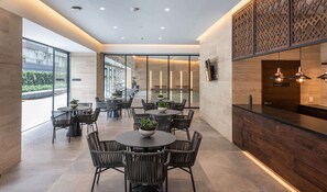 Bar (en la propiedad)