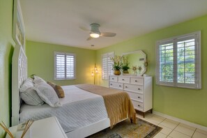 4 bedrooms, desk, iron/ironing board, free WiFi