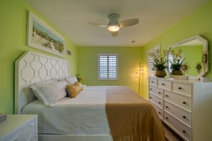 4 bedrooms, desk, iron/ironing board, free WiFi