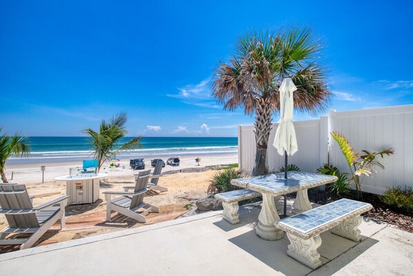 تناول الطعام بالخارج