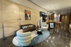 المنشأة من الداخل