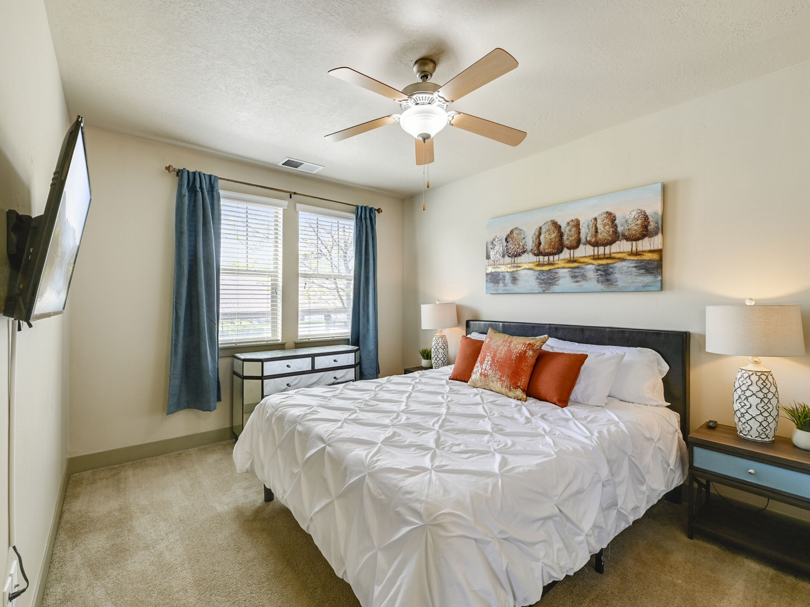 Lovely Escape, Cal. King Bed, Pool, Hot Tub, Gym